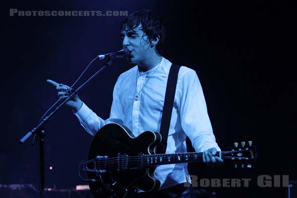 MILES KANE - 2011-11-05 - PARIS - La Cigale - 